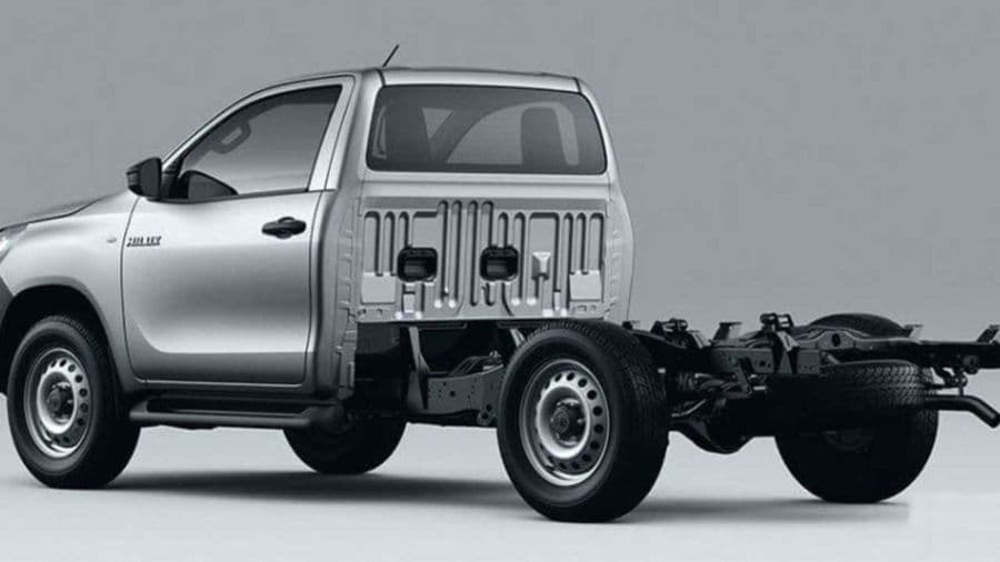 Hilux Cabina Chasis DX 4x2 Manual – Ficha técnica, equipamiento y precio