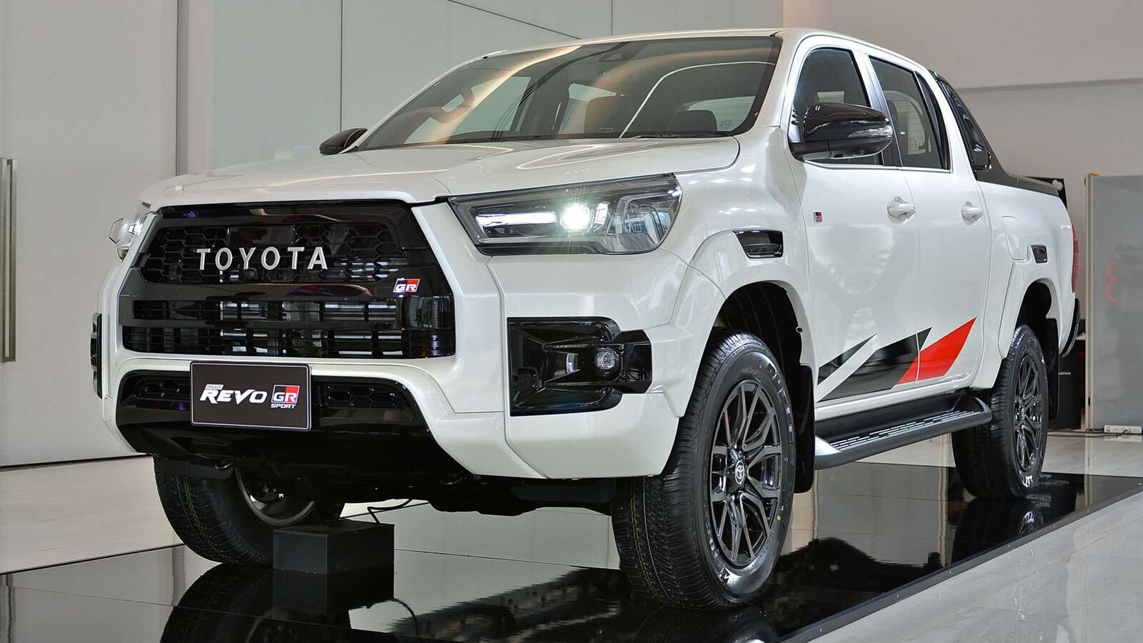 Toyota Hilux GR-Sport III 2022 CD 4x4 AT 2.8